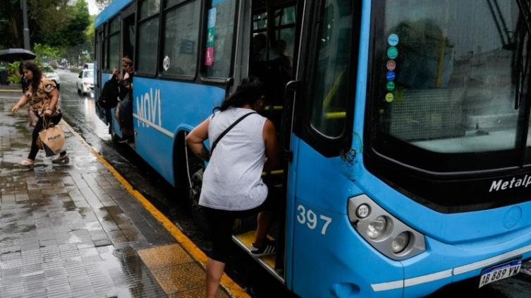 Javkin confirmó aumento del boleto de colectivos la semana que viene