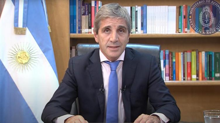 Caputo anunció medidas económicas y confirmó que el valor del dólar oficial se fijará en 800 pesos
