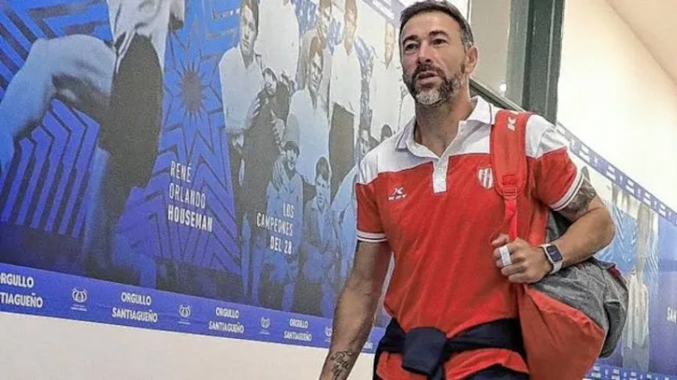 El DT de Unión busca incorporar más jugadores antes de fin de año