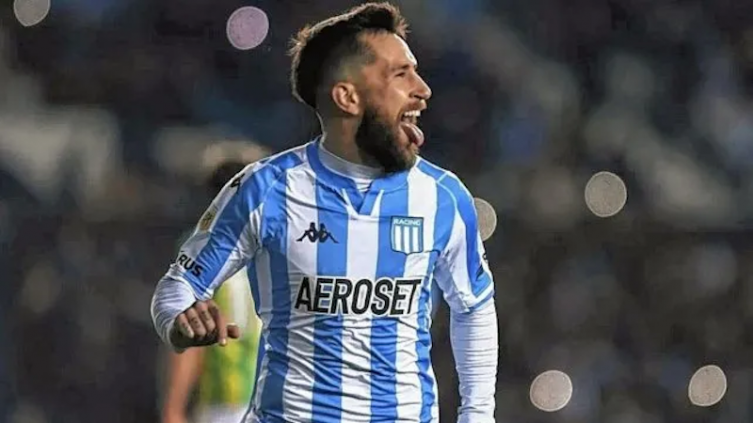 Unión insiste en incorporar a Jonathan Gómez