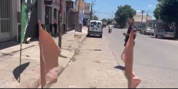 Murió la joven a la que encontraron, en un confuso hecho, tirada en la calle y con un tiro en el abdomen