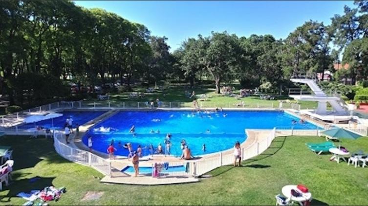 Un nene está crítico tras ahogarse en una de las piletas del Jockey Club