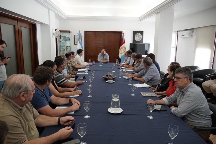 Camalotes en la Laguna Setúbal: Poletti encabezó una reunión para buscar una solución integral