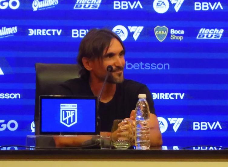 Diego Martínez fue presentado como DT en Boca: 