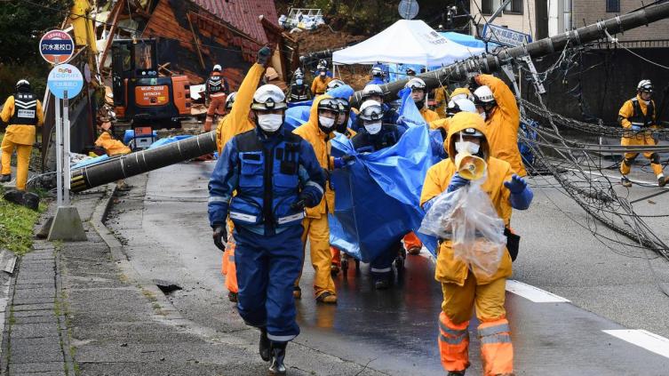 A cinco días del sismo, hallaron viva a una mujer de 90 años bajo los escombros