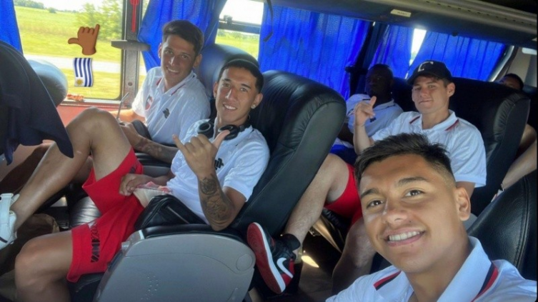 Newell ´s viajó a Uruguay con una incorporación en el micro