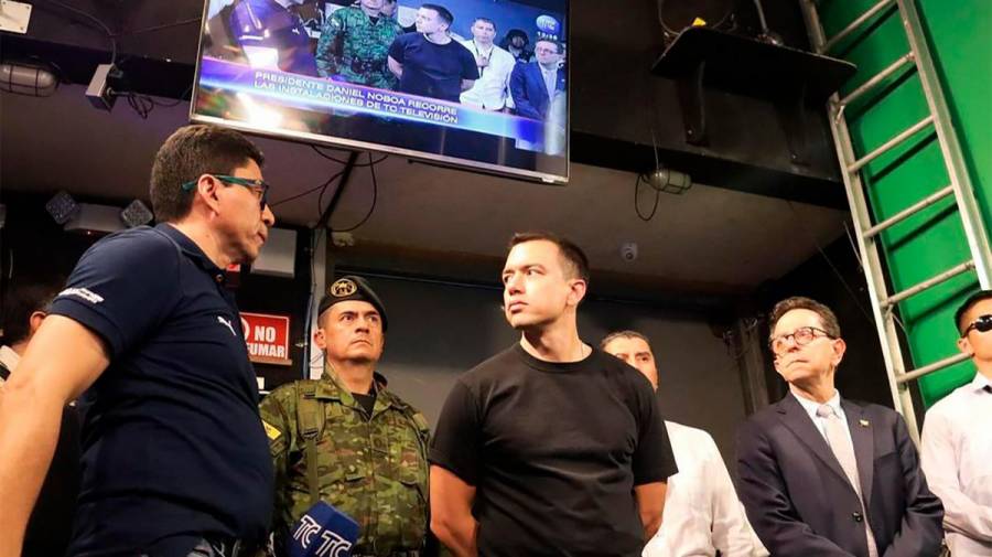 El presidente Noboa visitó instalaciones de TC Televisión luego del ataque extremista