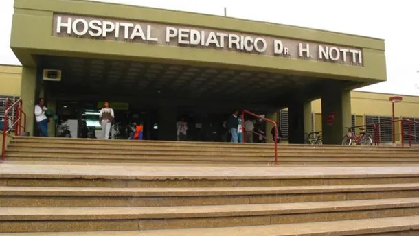 Mendoza: una nena de 9 años se encuentra en grave estado al ser aplastada por el portón de un garage