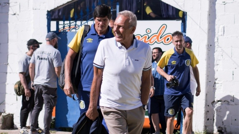 Miguel Russo, satisfecho con el equipo y mal con el tema Campaz