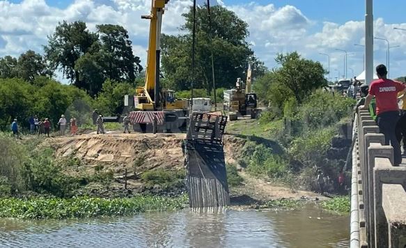 Accidente en la ruta 168: retiraron el camión pero aún no hay rastros del conductor