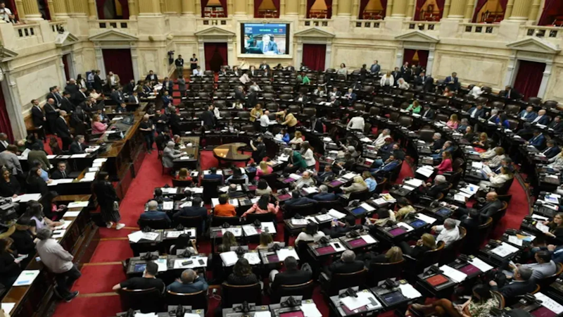 Ley ómnibus: El Gobierno extendió las extraordinarias hasta el 15 de febrero