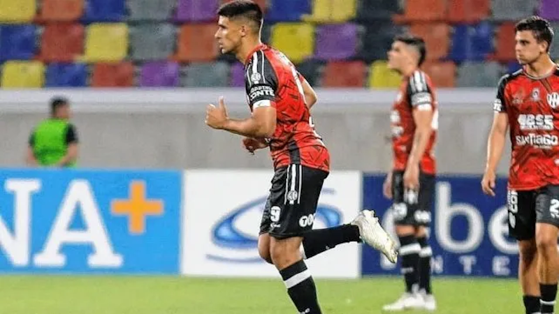 Colón busca cerrar la vuelta de Nicolás Leguizamón