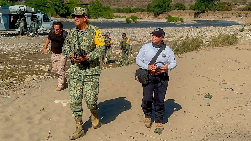 México : arman a niños para combatir el crimen organizado