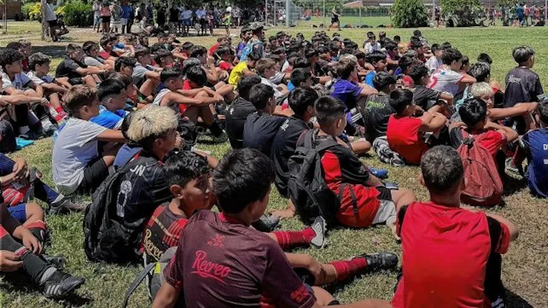 Colón: multitudinaria prueba de jugadores en el predio