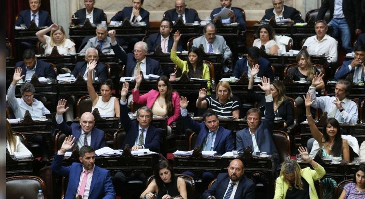 Ley Ómnibus: Diputados aprobó la emergencia en seis áreas solicitadas por Milei por un año