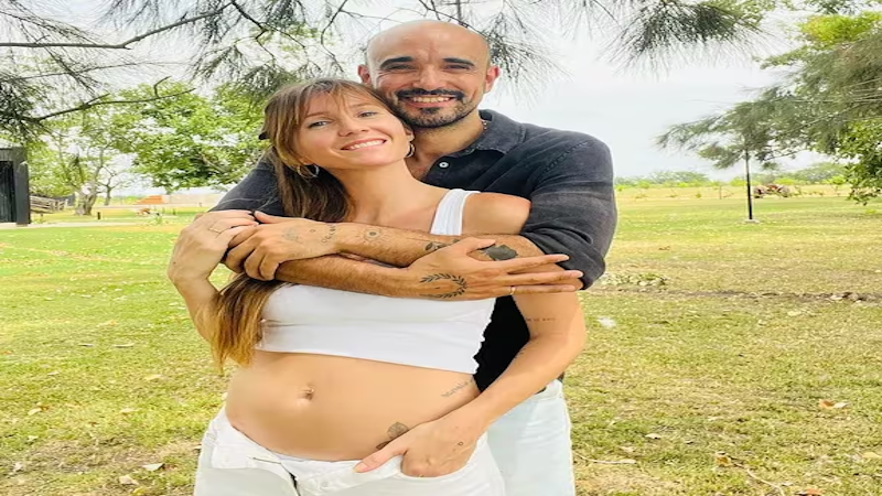 Abel Pintos anunció que espera otro hijo con Mora Calabrese