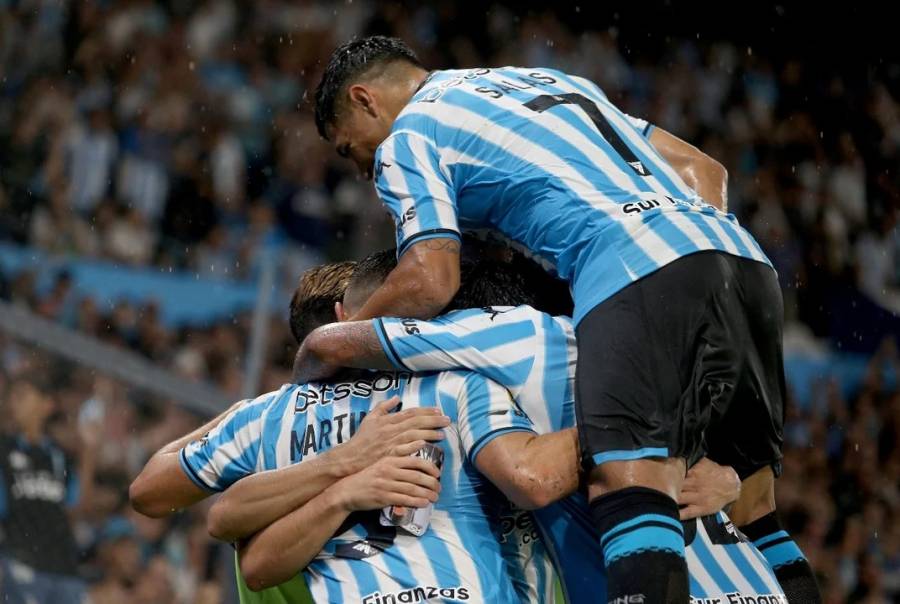 Con un intratable Maravilla Martínez, Racing goleó a San Lorenzo en Avellaneda