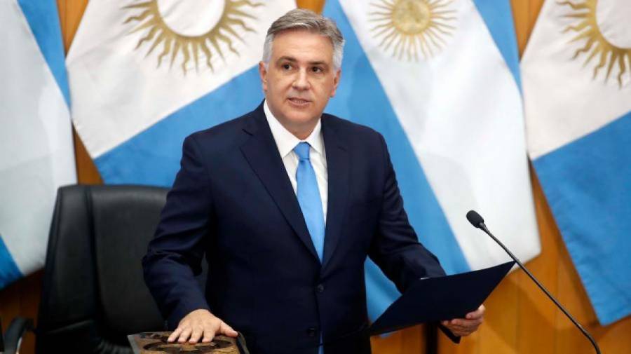 Llaryora anunció la continuidad de beneficios en el transporte, tras la quita del subsidio
