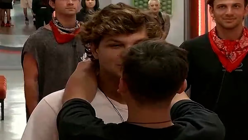 GH: La reacción de los participantes cuando familiares entraron a la casa