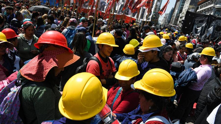 Se reúne el Consejo del Salario Mínimo y habrá protestas en las calles