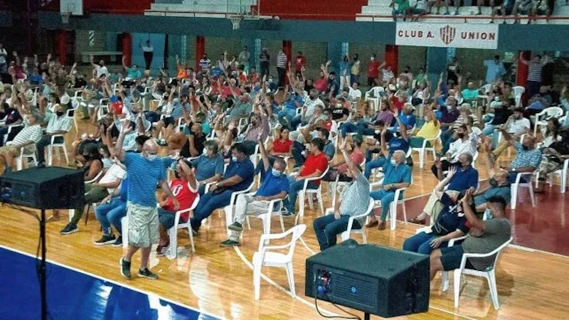 Unión dio los superávits que exhibirá en las Asambleas