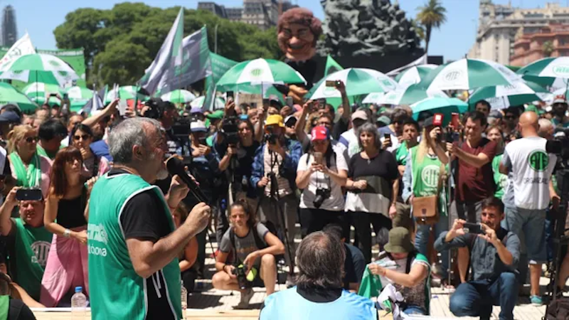 Gobierno convocó a estatales a paritarias 
