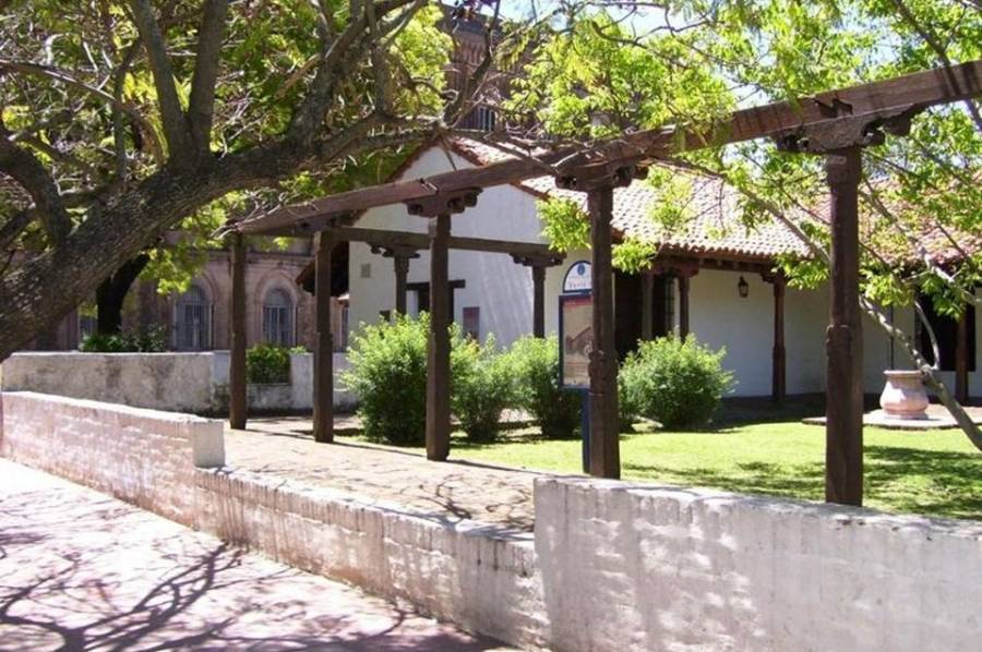 Vecinos preocupados por los cuidacoches que duermen en la zona