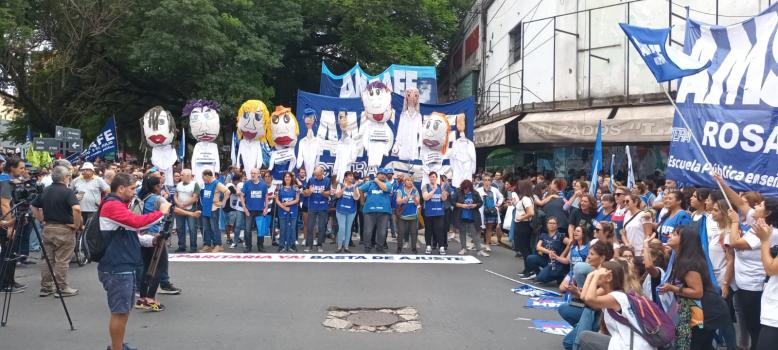 Segundo día de paro docente y abrazo solidario a escuelas jaqueadas por la inseguridad