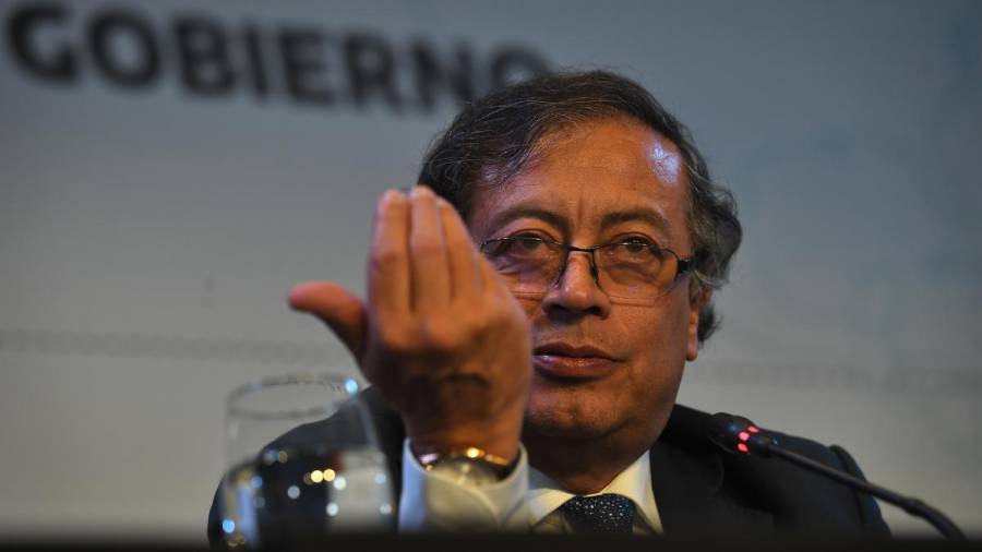 Petro removió a un funcionario de la cancillería colombiana por corrupción