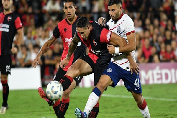 En un partido caliente, Newell's empató con San Lorenzo 