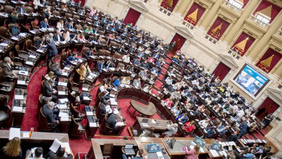 El oficialismo presentará un proyecto para retrotraer el aumento para legisladores nacionales, 24 horas después de anunciarlo