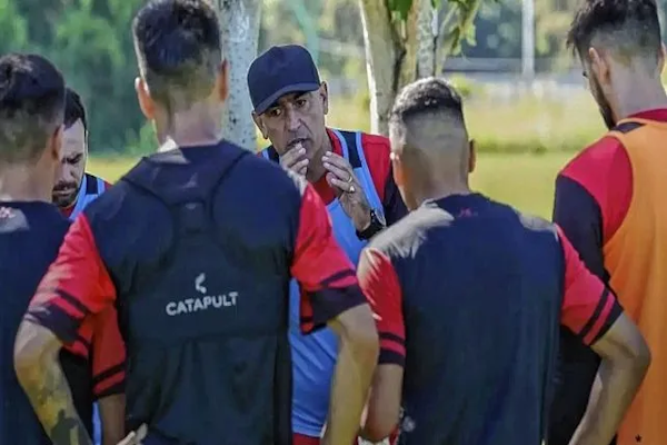 Los jugadores que tiene Delfino entre algodones en Colón
