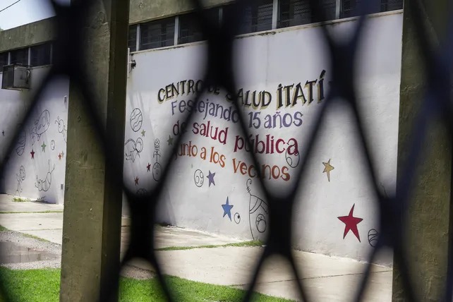 Los centros de salud vuelven a recibir pacientes, pero solo hasta pasado el mediodía