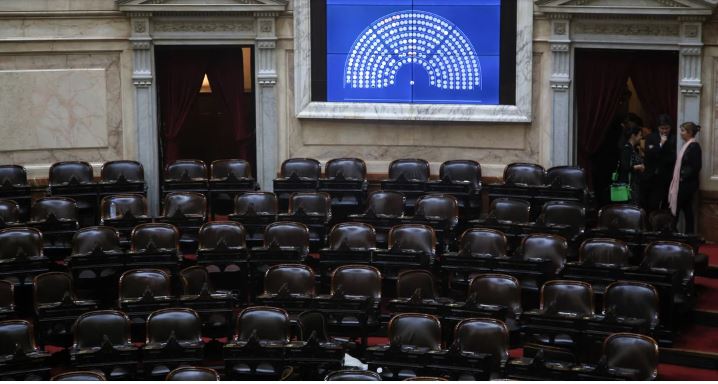 Se cayó la sesión pedida por la oposición para tratar la reforma jubilatoria: la UCR no dio quórum y ayudó al oficialismo