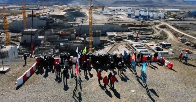 Represas de Santa Cruz: despiden a 1.800 trabajadores por falta de fondos para continuar la megaobra