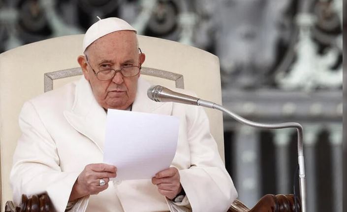 Tras la controversia sobre Ucrania, el Papa volvió a condenar la 