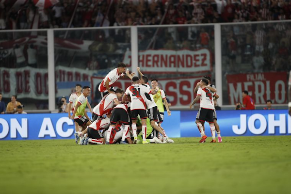 River, campeón de la Supercopa Argentina por un sablazo al ángulo de Aliendro - Cadena 3