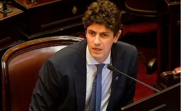 Comunicado de gobernadores de la UCR por el voto de Martín Lousteau contra el mega DNU de Javier Milei
