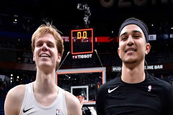 NBA: el raro e incorrecto cambio de camisetas