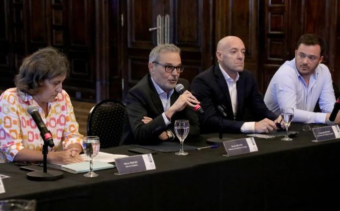 Dengue: el Gobierno reunió a todos los ministros de Salud y coincidieron en que aún se desconoce la eficacia de la vacuna