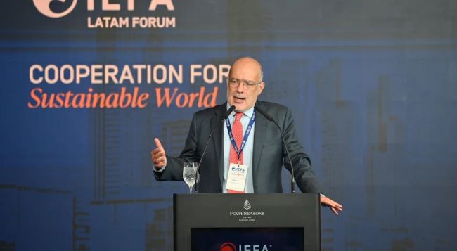 Un alto directivo del FMI destacó que Milei está logrando “progresos impresionantes” pero pidió 