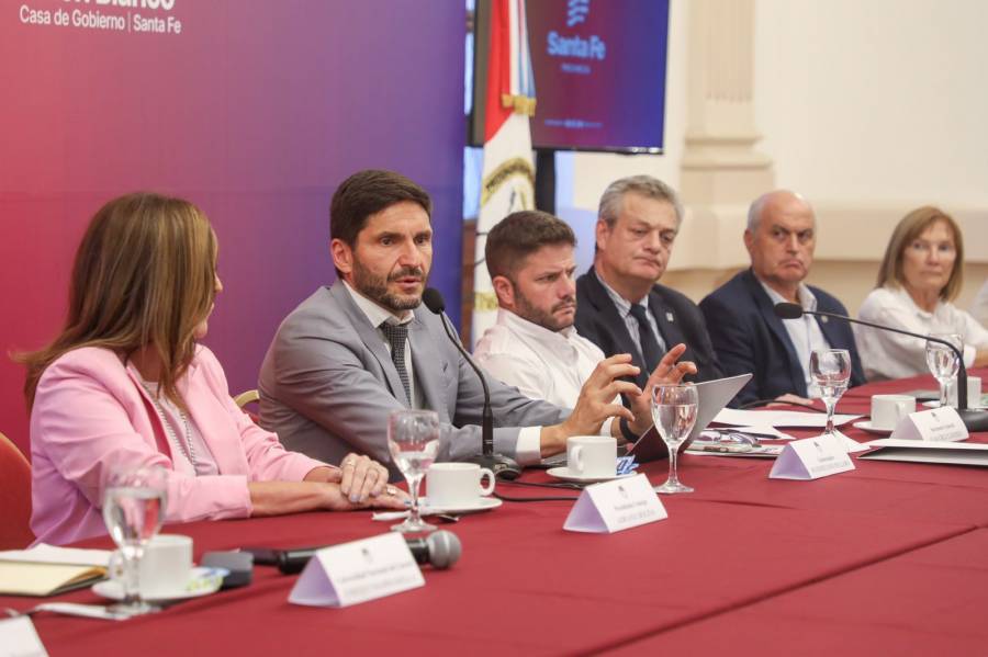 Pullaro encabezó una nueva reunión de la Mesa de Diálogo Santafesino