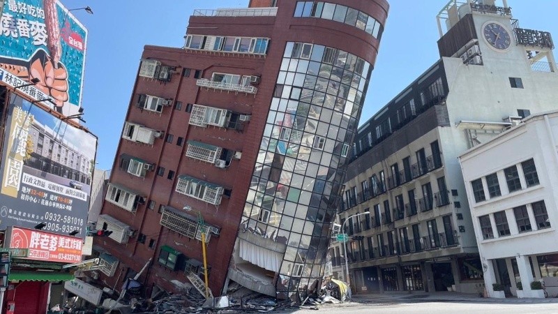 Un terremoto en Taiwán deja al menos 9 muertos y más de 100 réplicas