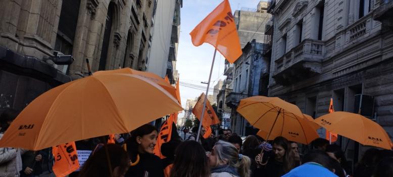 Se cumple la primera jornada del paro de Amra y Siprus