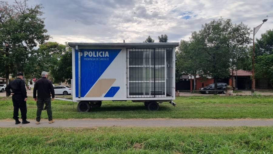 Volvieron a colocar la casilla policial que reclamaban los vecinos de 7 Jefes