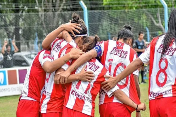 El femenino de Unión debutó goleando a Atlético en Rafaela