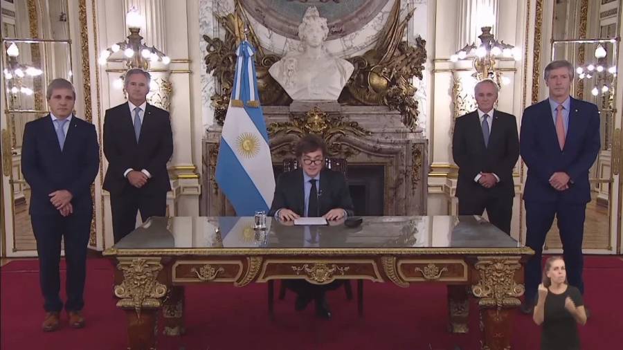 Javier Milei confirmó superávit en el primer trimestre, ratificó el ajuste y aseguró que 