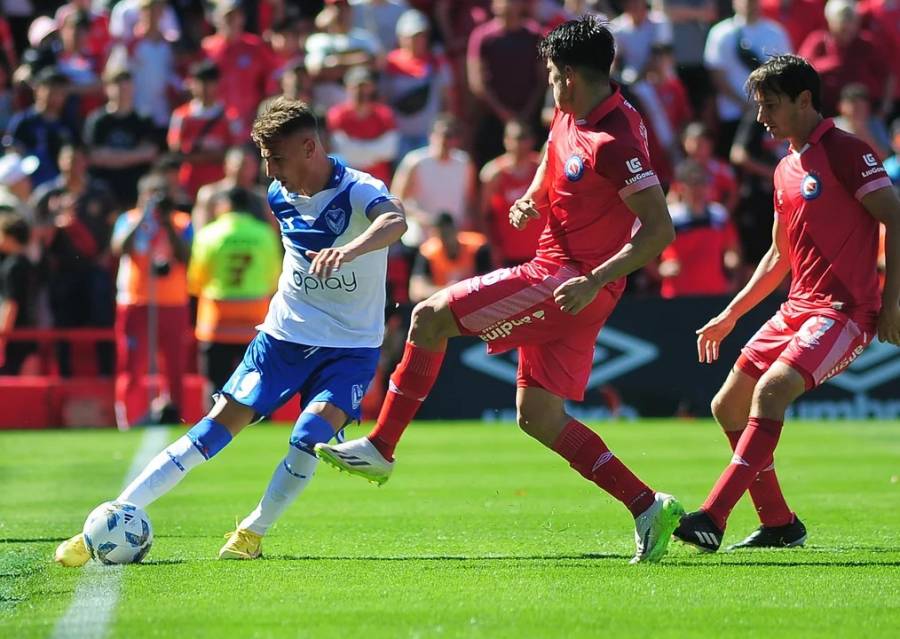 Argentinos Juniors y Vélez se enfrentan por un lugar en la final de la Copa la Liga