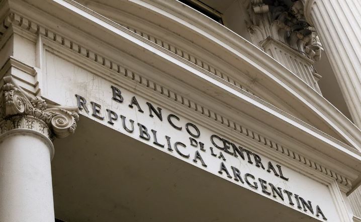 El Banco Central bajó la tasa de interés de 60 a 50%