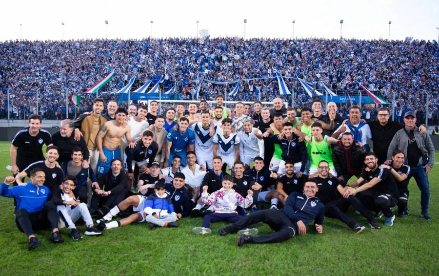 Vélez se prepara para la final de la Copa de la Liga con bajas y varios cambios